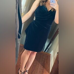 Women’s Green Velvet Cocktail Dress